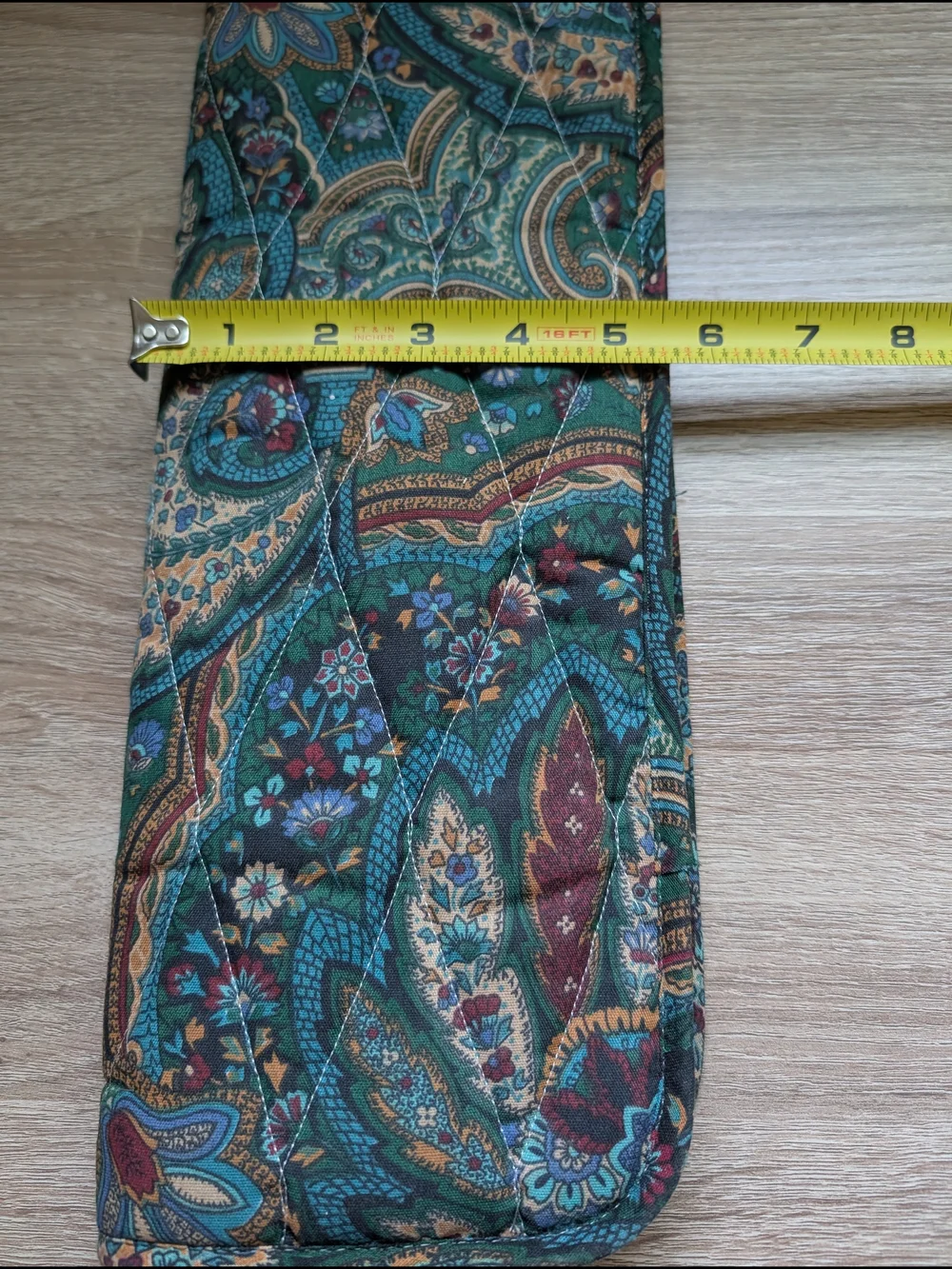 Set of Aluminum Knitting Needles in Pastel Shades With Paisley Folding Case A
